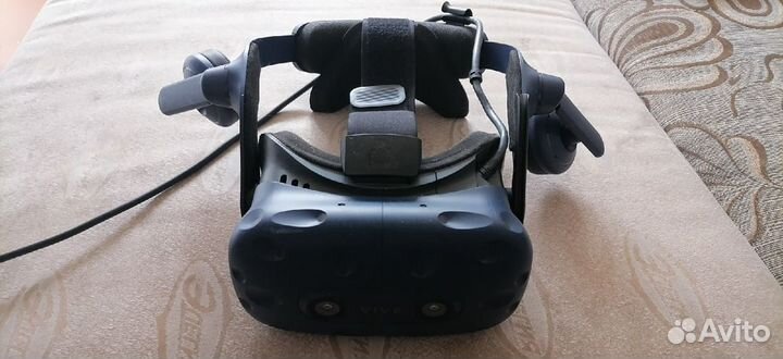 Продаю VR комплект HTC Vive Pro Full Kit