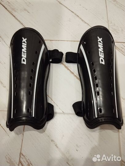 Щитки футбольные взрослые