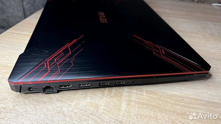 Asus TUF Gaming i7 2.2/1050 ti/16гб/ssd128/hdd1t