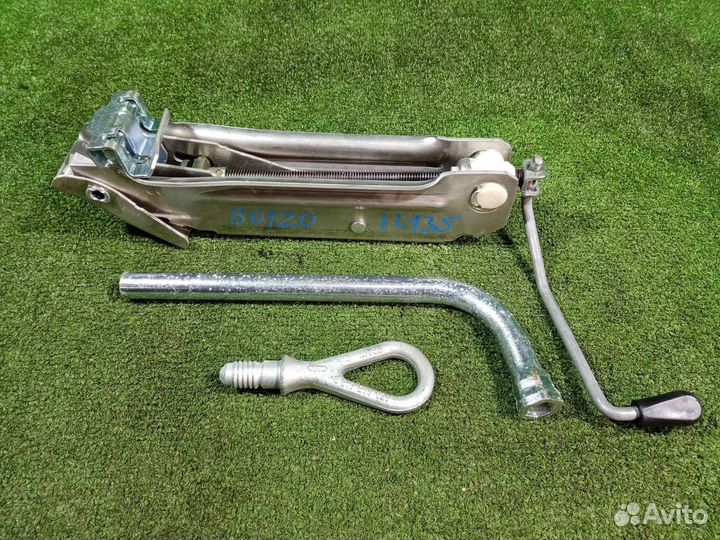 Домкрат Audi A4 8E B6 AMB (1 2004