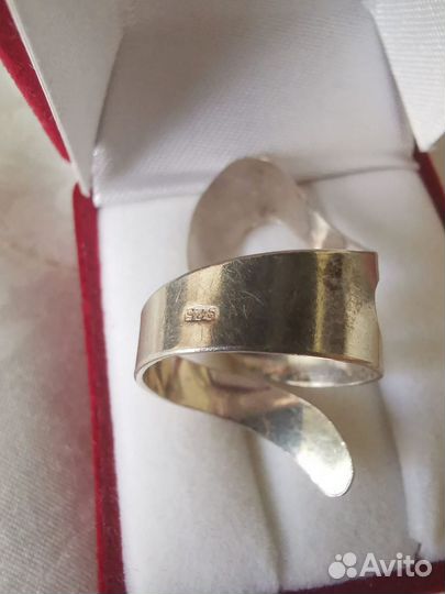 Серебряное кольцо