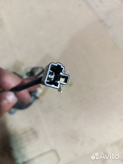 Замок крышки багажника Hyundai Santa Fe