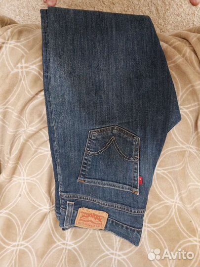 Джинсы Levi's