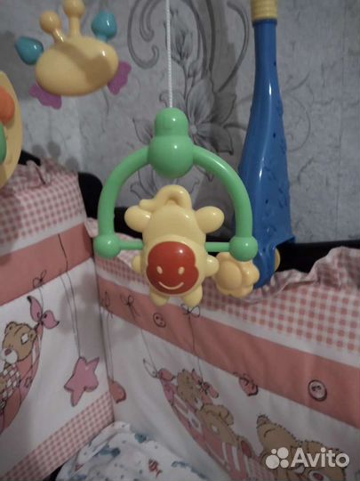 Музыкальный мобиль на кроватку