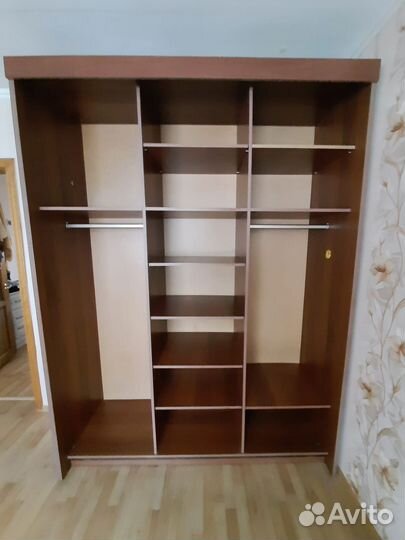 Шкаф
