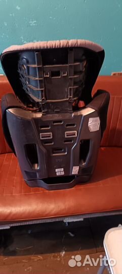 Автомобильное кресло
