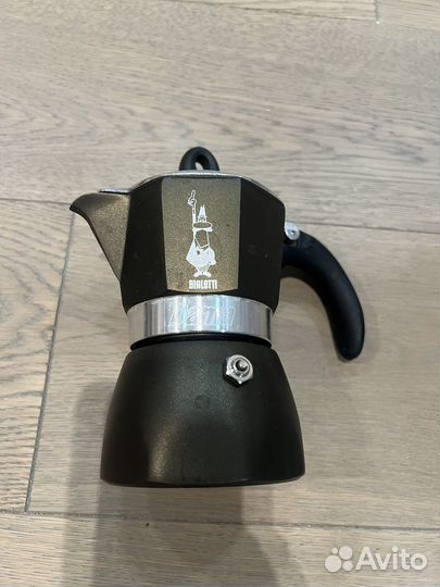 Гейзерная кофеварка Bialetti dama 60