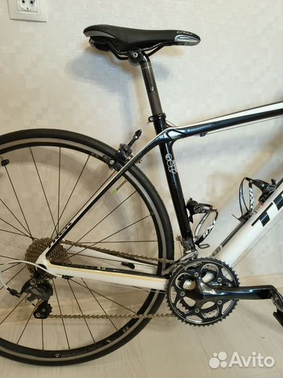 Шоссейный карбоновый велосипед Trek Domane 4.5