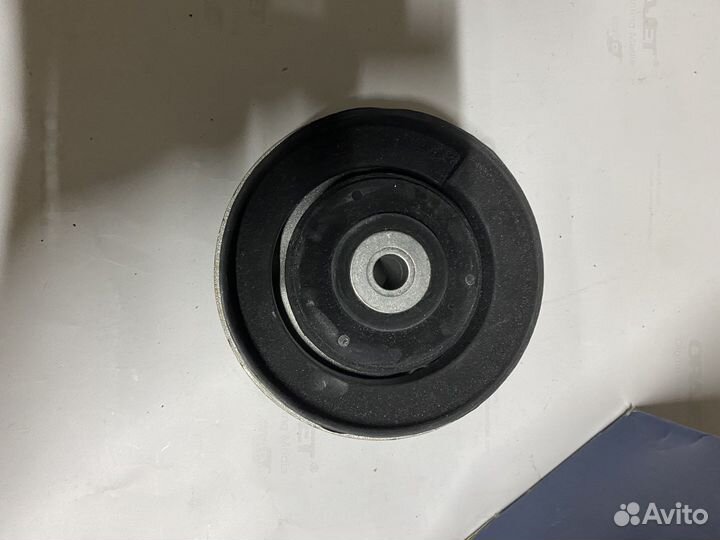 Bmw 5 E60 Опора амортизатора задн