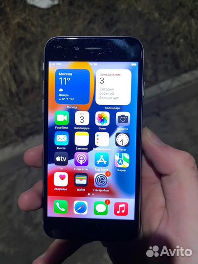 Телефон iPhone 6s