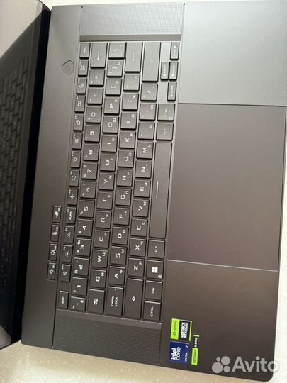 Asus rog zephyrus g16 2024