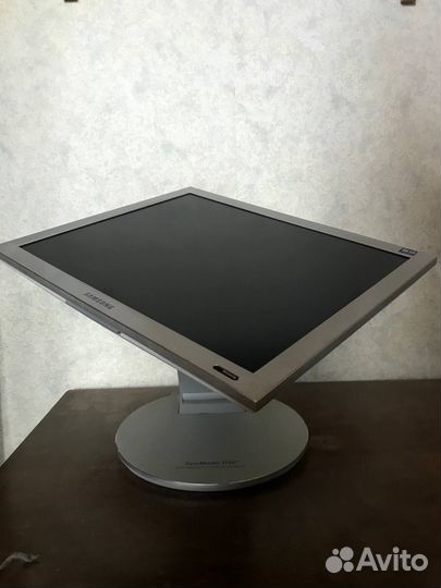 ЖК монитор 17