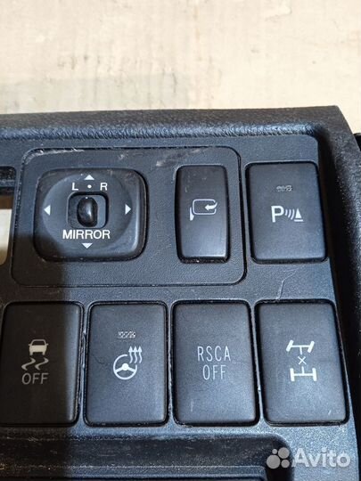 Блок кнопок Toyota Land Cruiser 200 4.5л 1VD-FTV