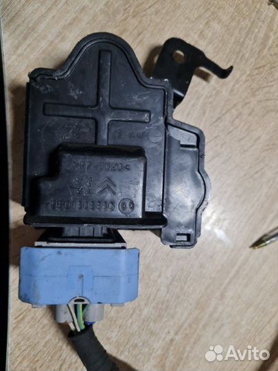 Защита компьютера Peugeot 208 HN01 2015