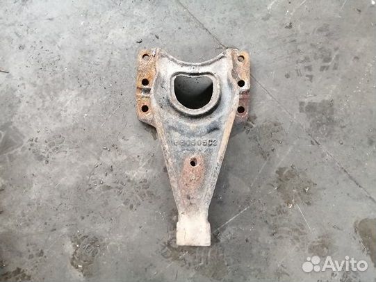 Кронштейн реактивной тяги International