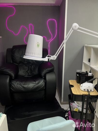 Аренда рабочего места мастера маникюра и педикюра