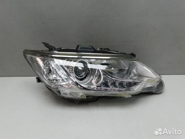 Фара правая Toyota Camry