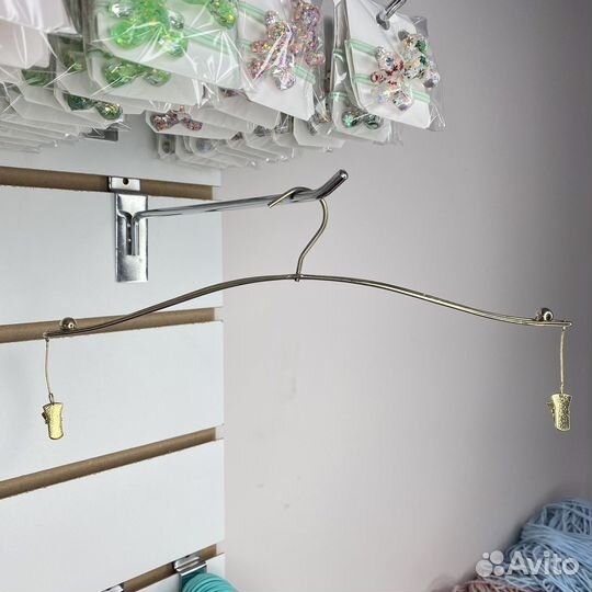 Плечики с пришепками (золотистый цвет)