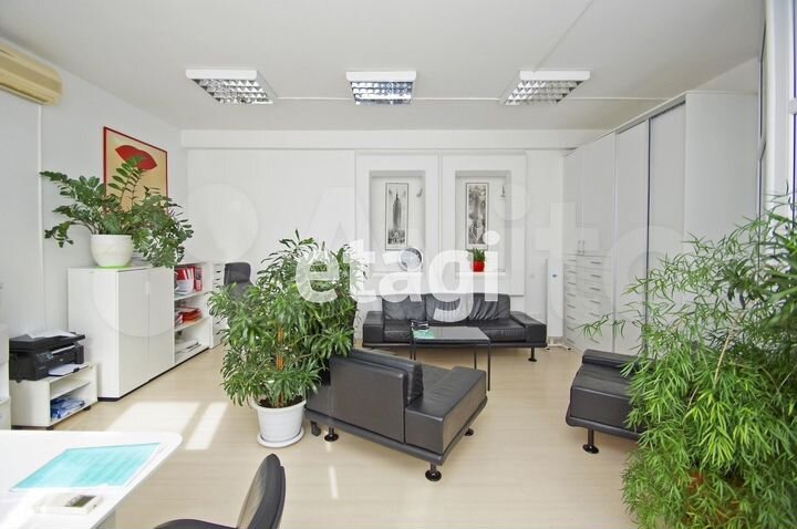 Офис в центре с арендаторами 113.8 м²без комиссии