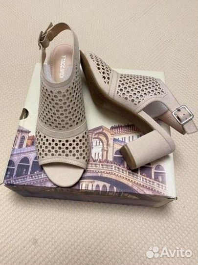 Босоножки новые