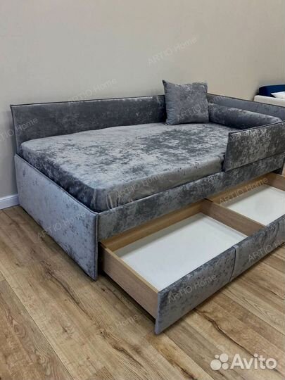 Кровать с ортопедическим матрасом