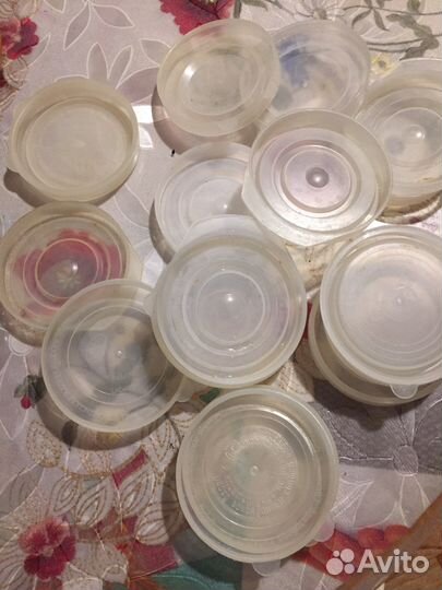 Крышки пластмассовые