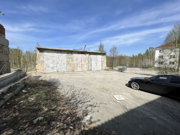 Гараж, > 30 м²