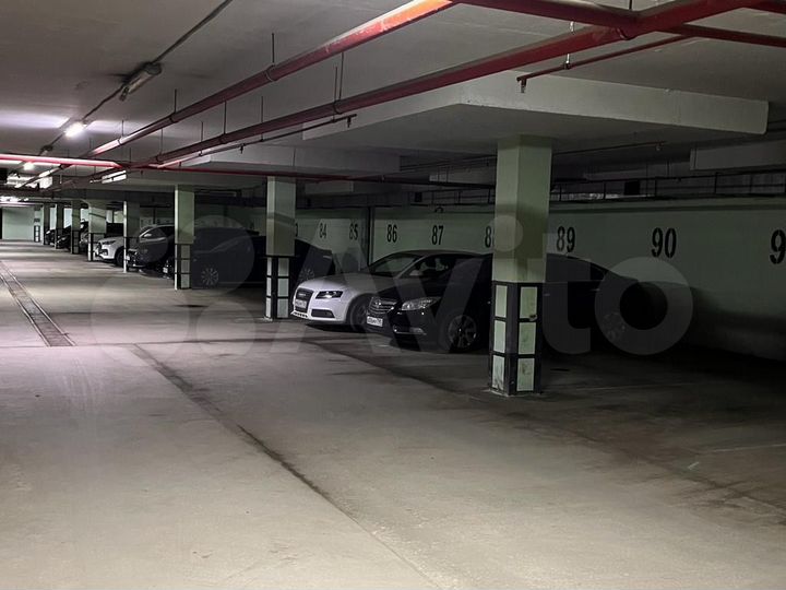 Машиноместо, 18 м²
