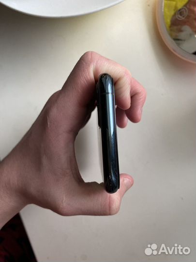 Телефон iPhone 11 про