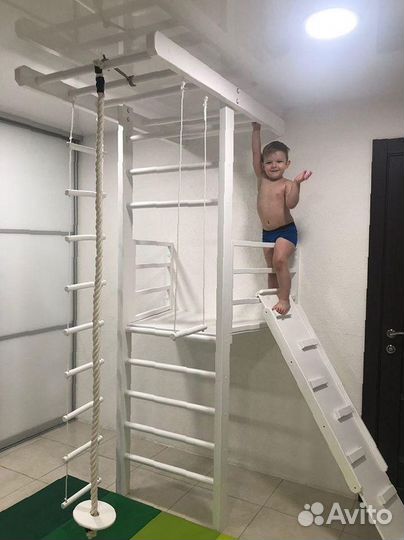 Шведская стенкa из дерева