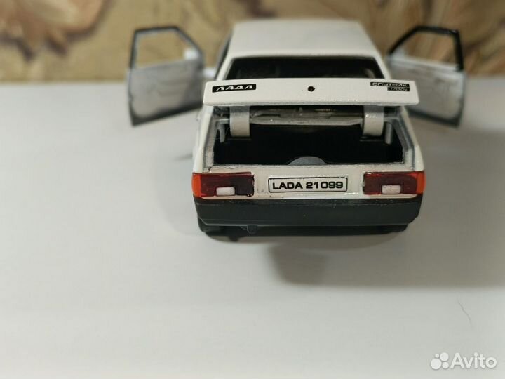 Модель автомобиля 21099