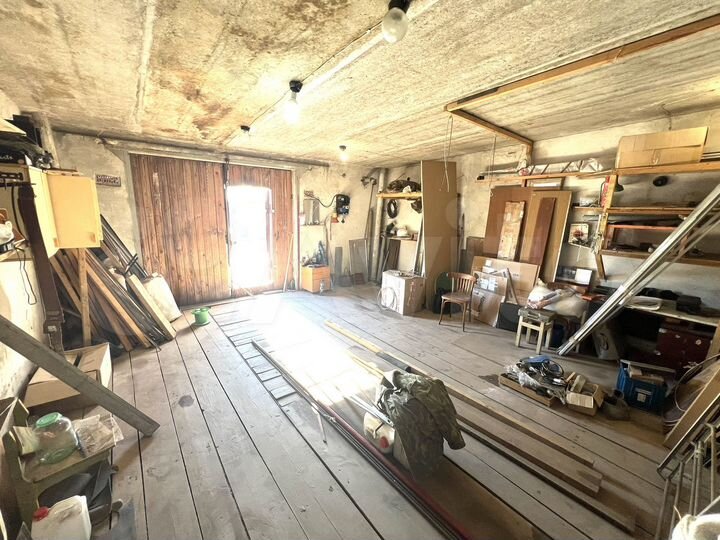 Гараж, > 30 м²