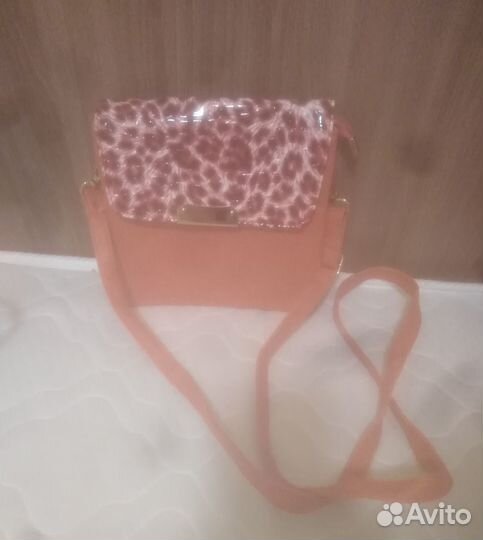 Женская, подходит и для девочек, девушек сумка