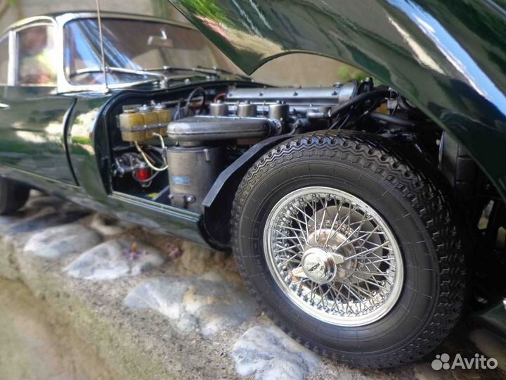 Модель 1:8 Jaguar E-Type DeAgostini