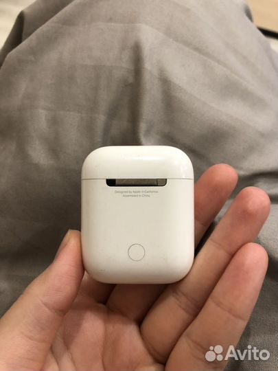 Беспроводные наушники apple airpods 1