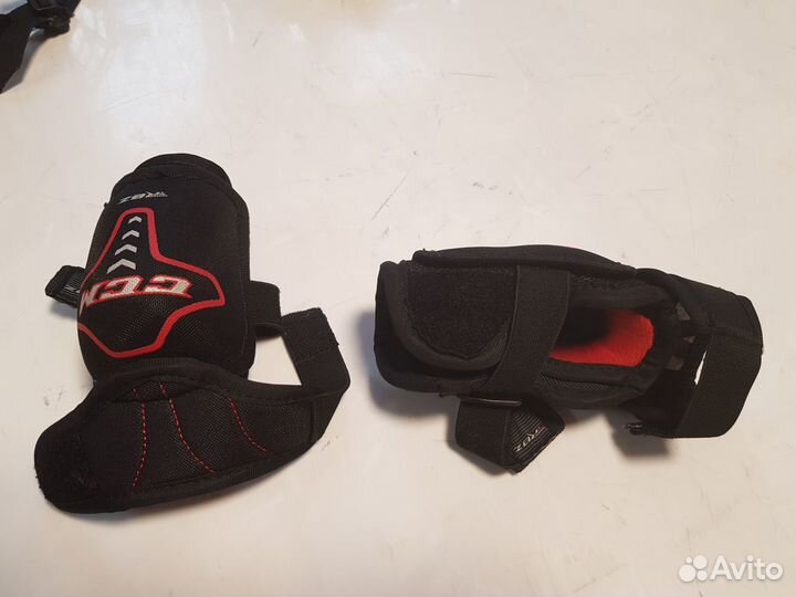 Продаются налокотники детские CCM