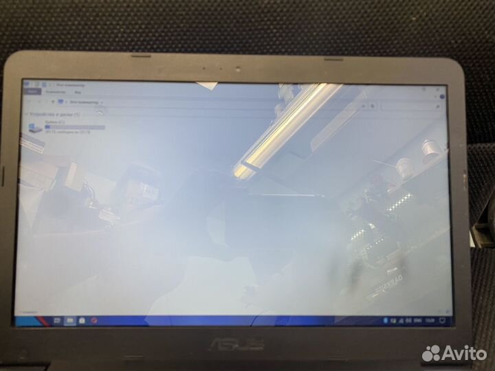 Ноутбук asus E402w