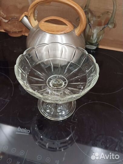 Ваза на ножке