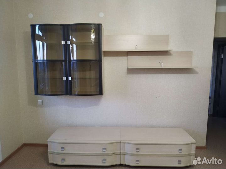 Тумба под тв, антресоль, книжная полка