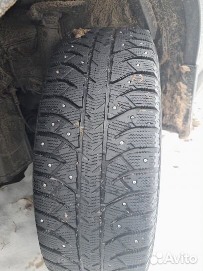 Bridgestone Ice Cruiser 7000 215/60 R17