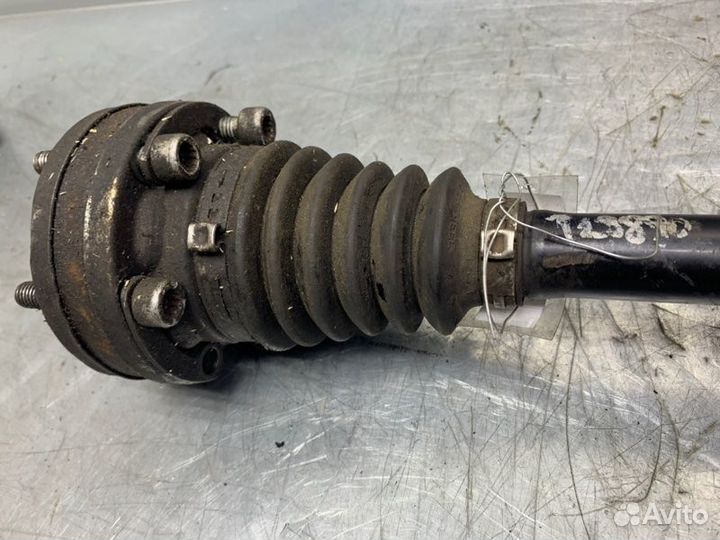 Полуось передняя левая Skoda Octavia (A5 1Z)