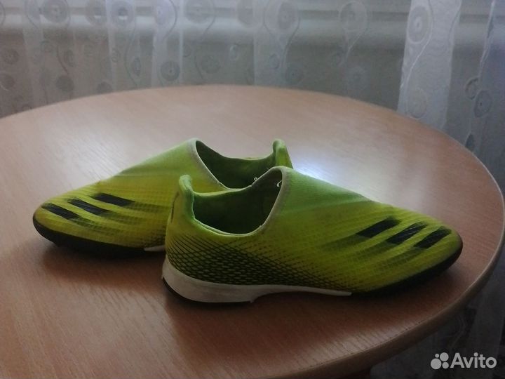 Футбольные бутсы для зала adidas