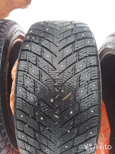 Roadmarch Winter XPro Studs 69 225/45 R17 94H