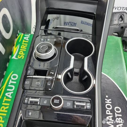 Консоль центральная Kia K5 DL3