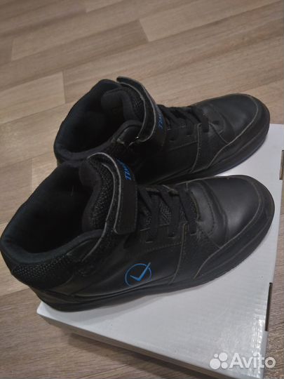 Ботинки демисезонные для мальчика р. 34