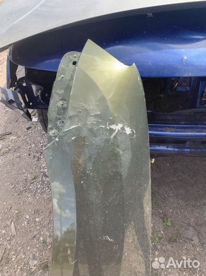 Крыло переднее левое Рено Дастер