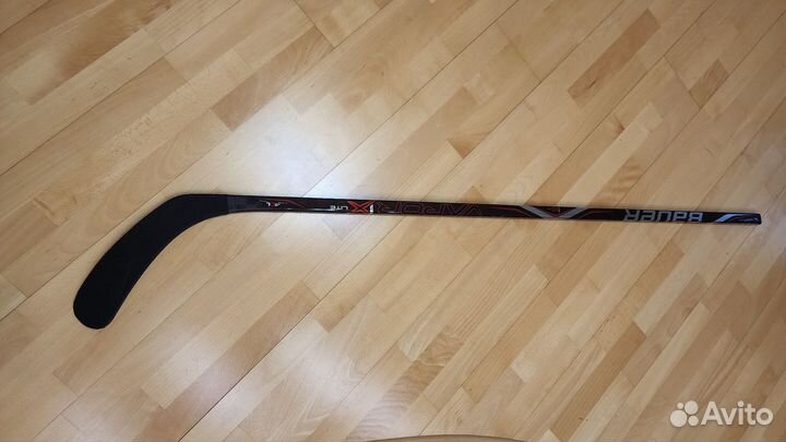 Клюшка хоккейная правый хват bauer