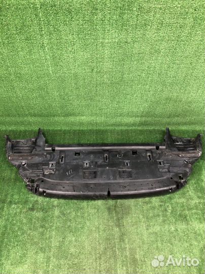 Пыльник переднего бампера Peugeot 3008