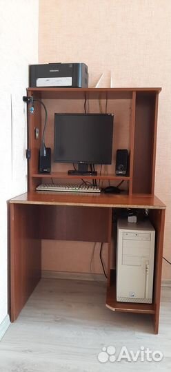 Компьютерный стол