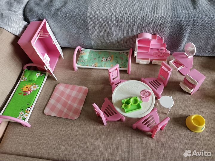 Мебель для кукол и алфавит магнитныц